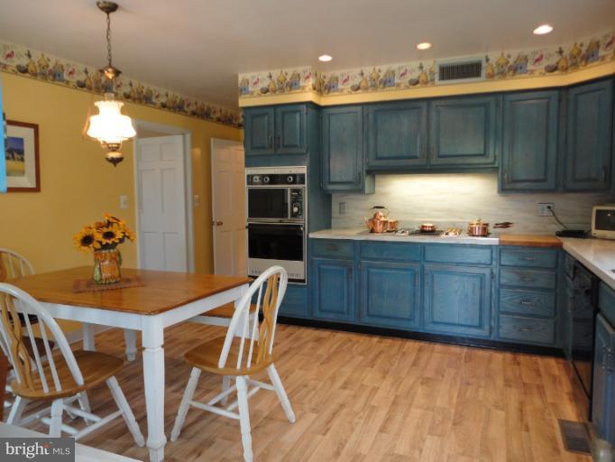 13404 Cambria Farms Road Phoenix, MD 21131 - Photo 16 of 28 Kitchen