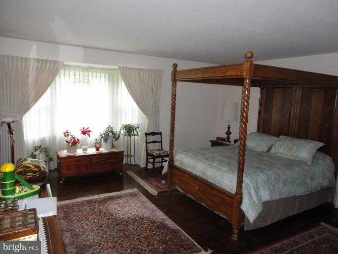 13404 Cambria Farms Road Phoenix, MD 21131 - Photo 21 of 28 Spacious Master Bedroom