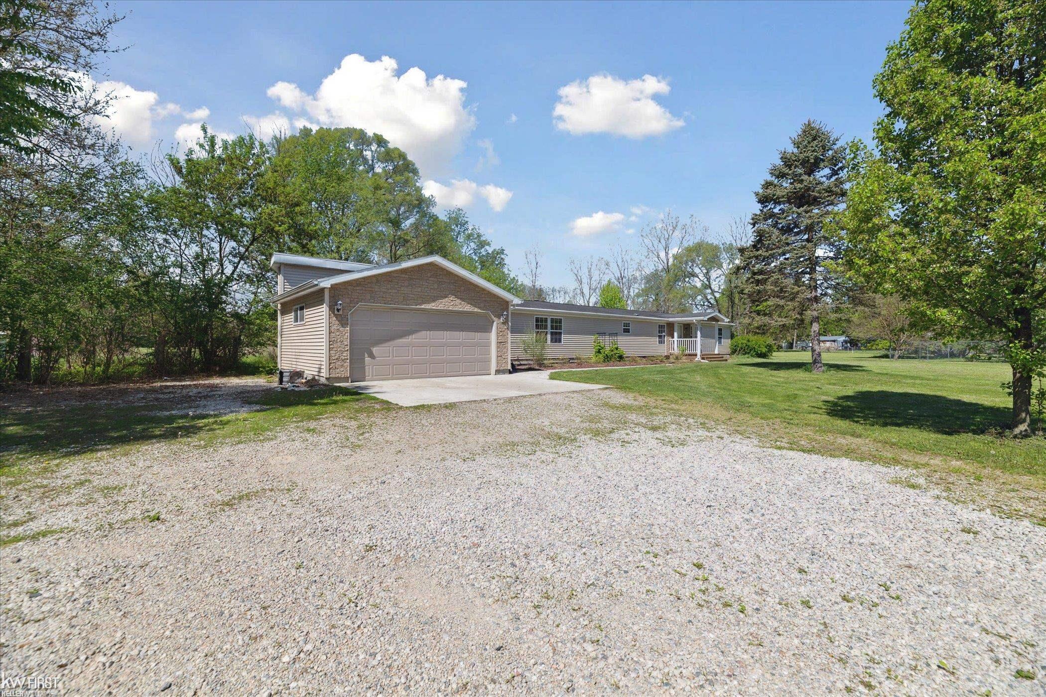 5395 North Genesee Road Flint, MI 48506 - Photo 41 of 52 50174512-2b0a405b-c7b8-4c1f-bc6f-aef292fc9383.JPG