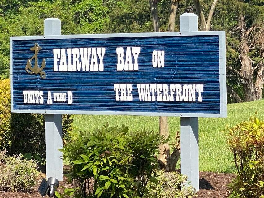 71 Waterside Circle, Unit D6 Moneta, VA 24121 - Photo 52 of 52 a view of a brick house with a large window