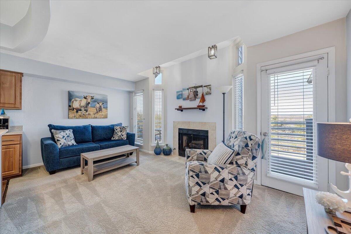 71 Waterside Circle, Unit D6 Moneta, VA 24121 - Photo 8 of 52 a living room with furniture and a fireplace
