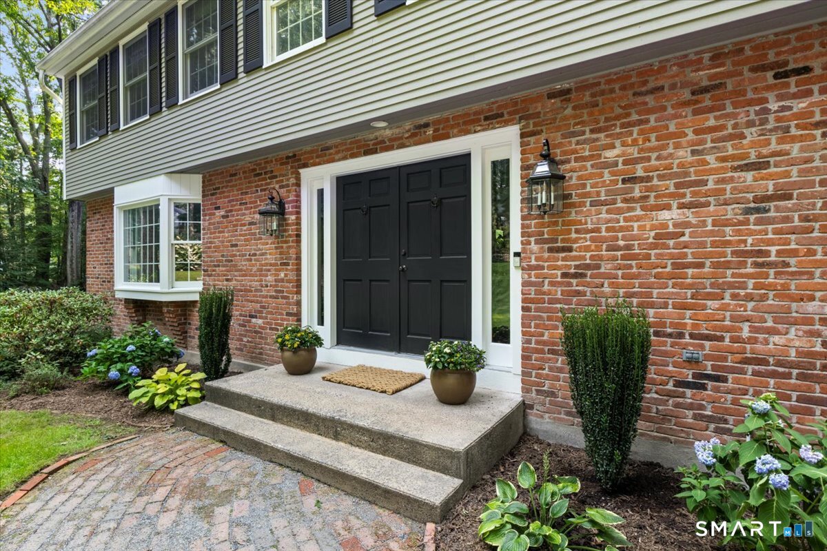 212 Cold Spring Road Avon, CT 06001 - Photo 3 of 39