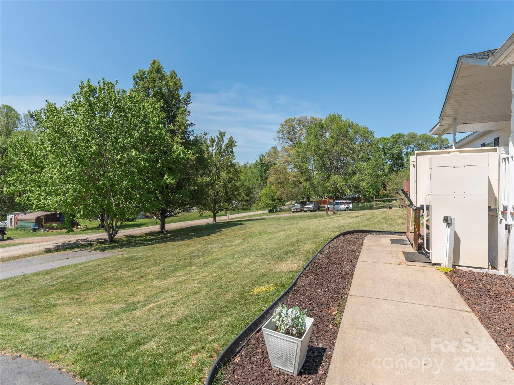 9 Redmond Drive Alexander, NC 28701 - Photo 2 of 28
