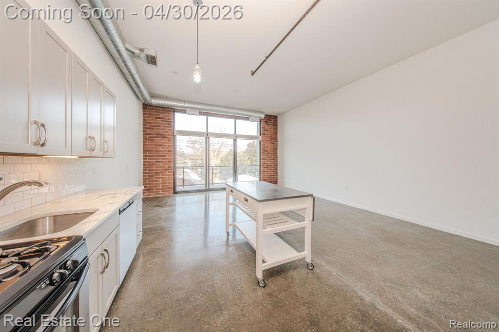 211 East 9 Mile Road, Unit 215 Ferndale, MI 48220 - Photo 19 of 34