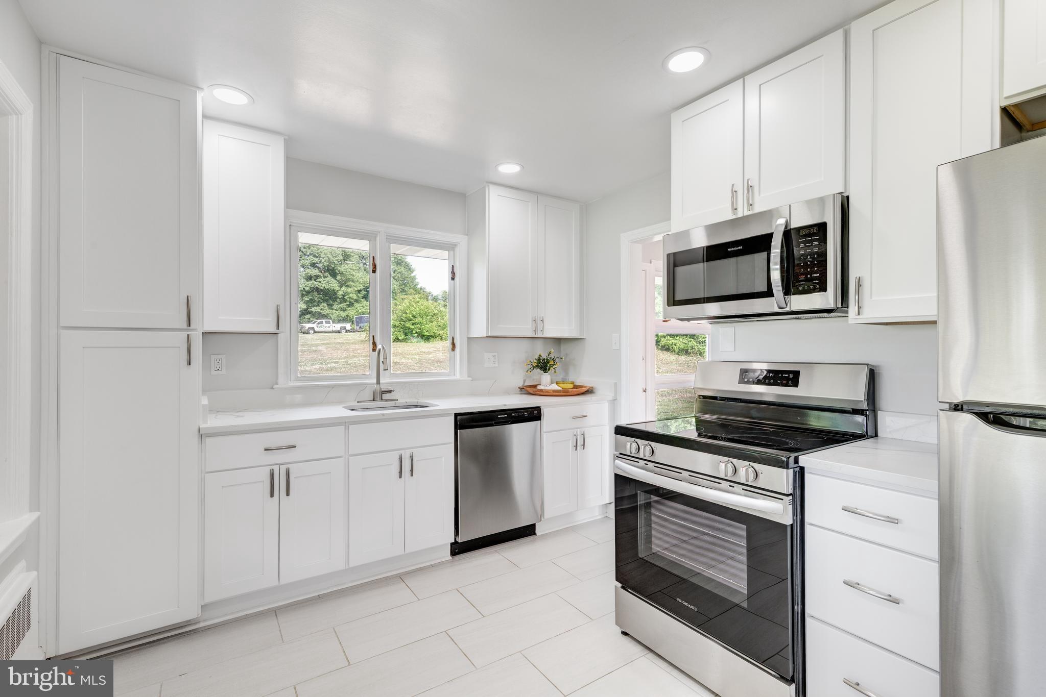 15022 Hanover Pike Upperco, MD 21155 - Photo 2 of 32