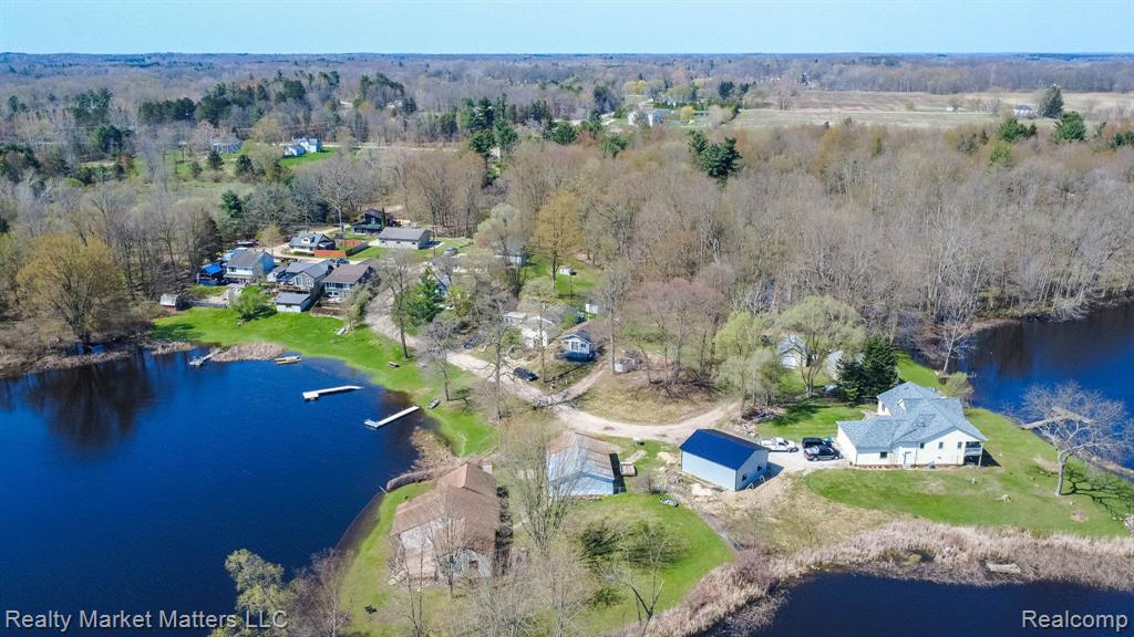 2543 Henry Road Lapeer, MI 48446 - Photo 3 of 30
