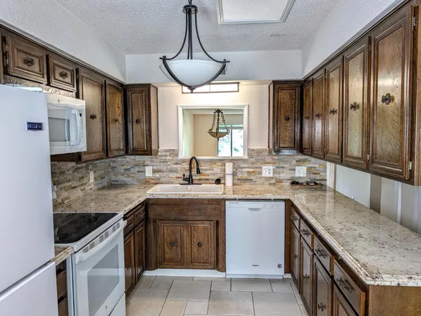 $310,000 | 4918 North Sequoia Drive, Unit 102, Fresno, CA 93705