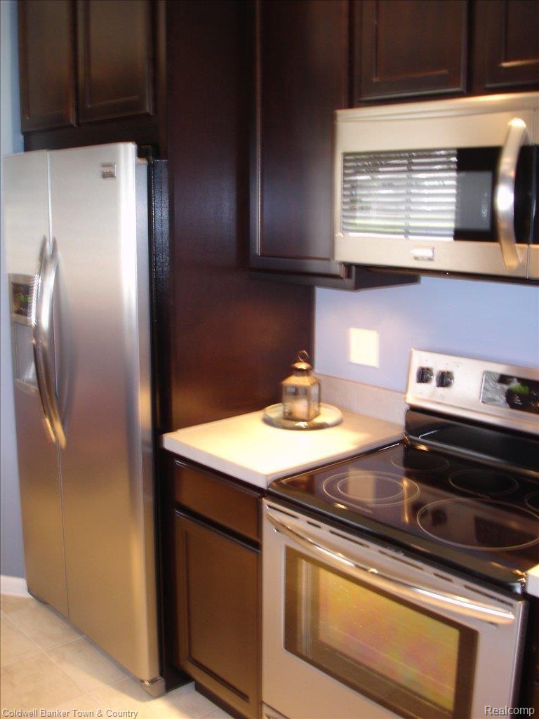 4565 Pickering Road Bloomfield Hills, MI 48301 - Photo 11 of 25 Stainless Steel Appl