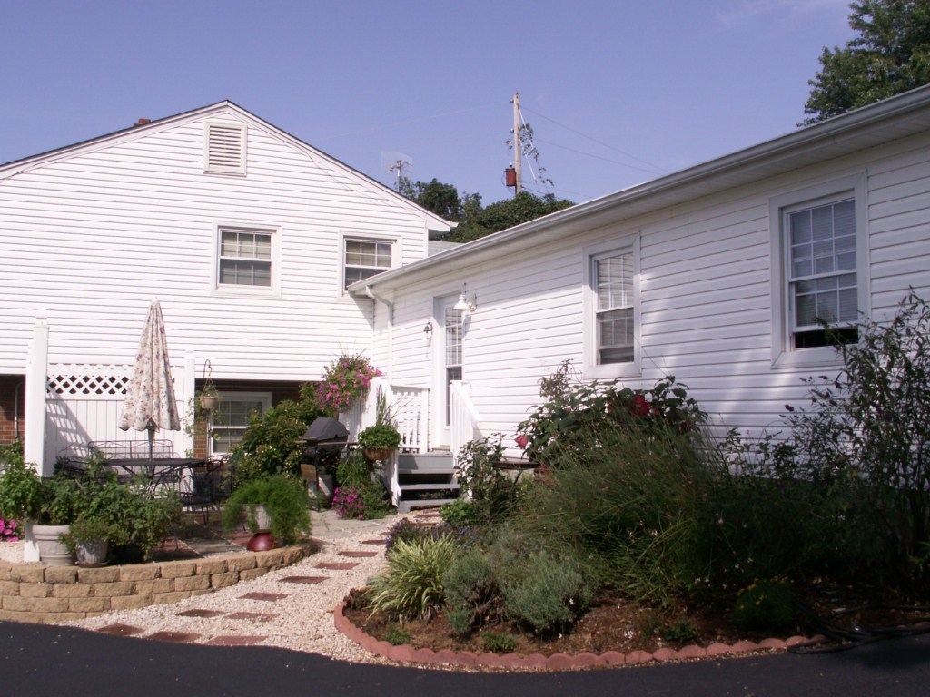 902 Olney Road Vinton, VA 24179 - Photo 4 of 24 Patio