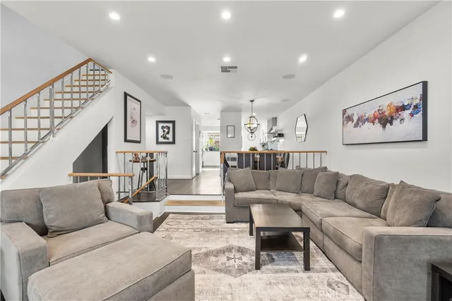 $665,000 | 10229 Variel Avenue, Unit 12, Chatsworth, CA 91311