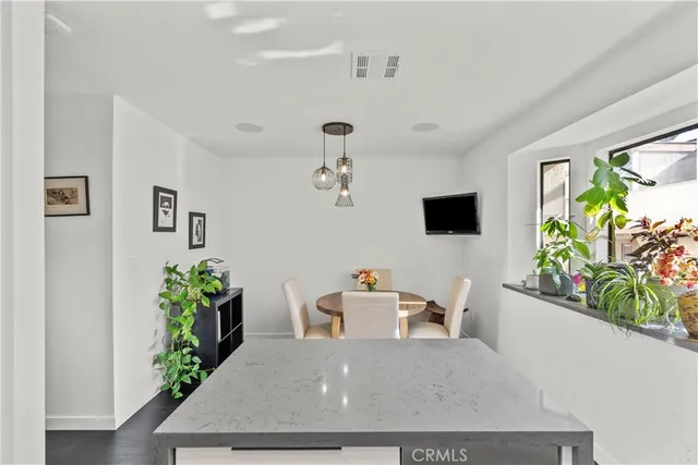 $665,000 | 10229 Variel Avenue, Unit 12, Chatsworth, CA 91311