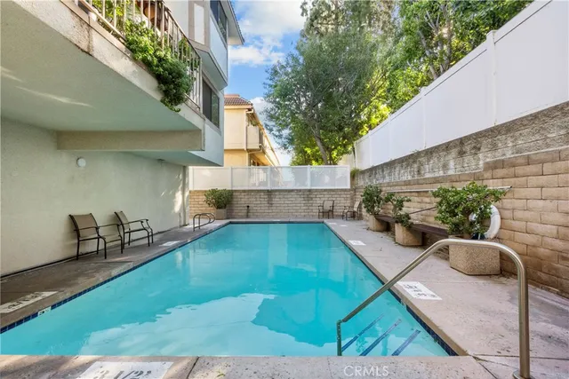 $665,000 | 10229 Variel Avenue, Unit 12, Chatsworth, CA 91311