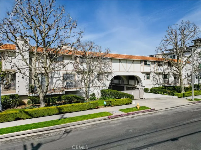 $665,000 | 10229 Variel Avenue, Unit 12, Chatsworth, CA 91311
