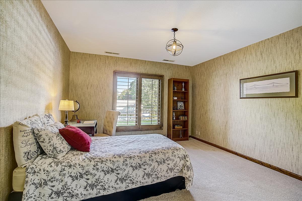 6105 Eden Prairie Road, Unit A23 Edina, MN 55436 - Photo 15 of 23 Gallery Image 15