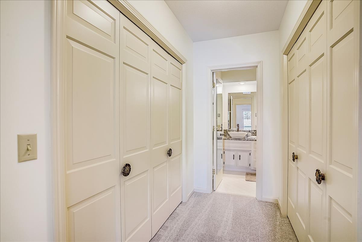 6105 Eden Prairie Road, Unit A23 Edina, MN 55436 - Photo 18 of 23 Gallery Image 18