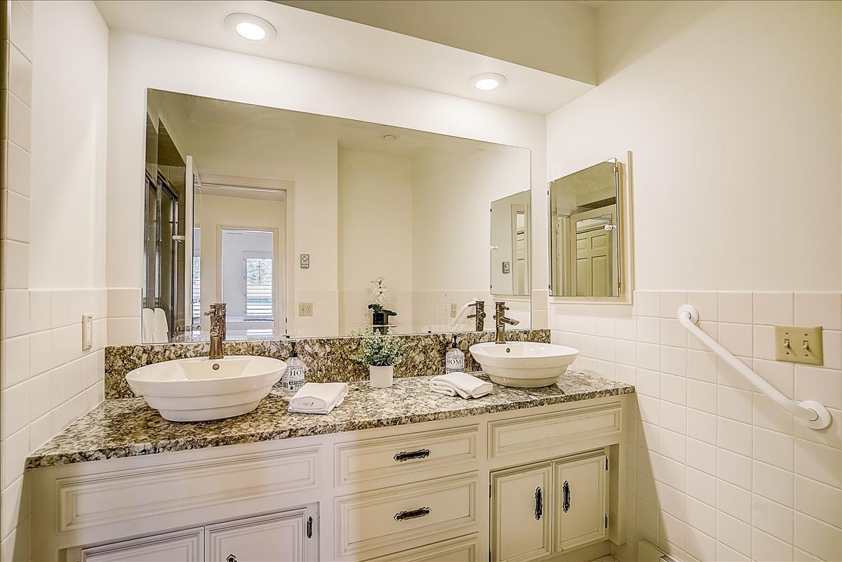 6105 Eden Prairie Road, Unit A23 Edina, MN 55436 - Photo 19 of 23 Gallery Image 19