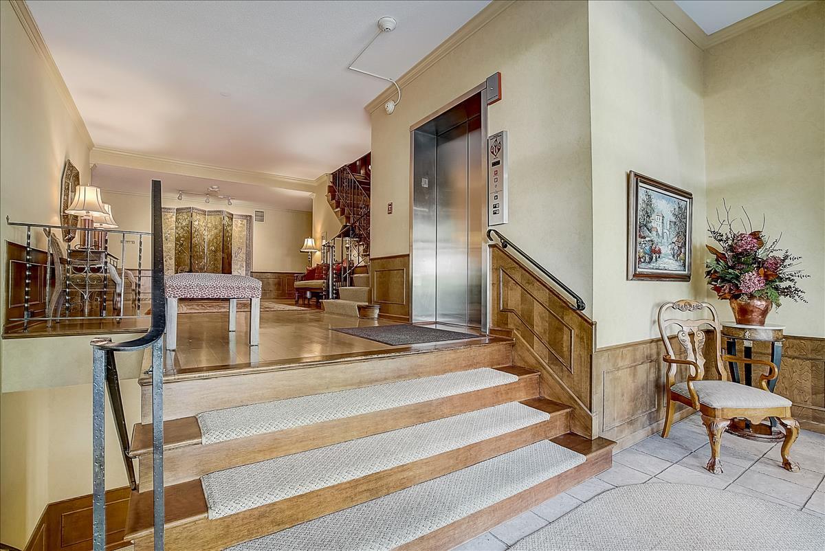6105 Eden Prairie Road, Unit A23 Edina, MN 55436 - Photo 3 of 23 Gallery Image 3