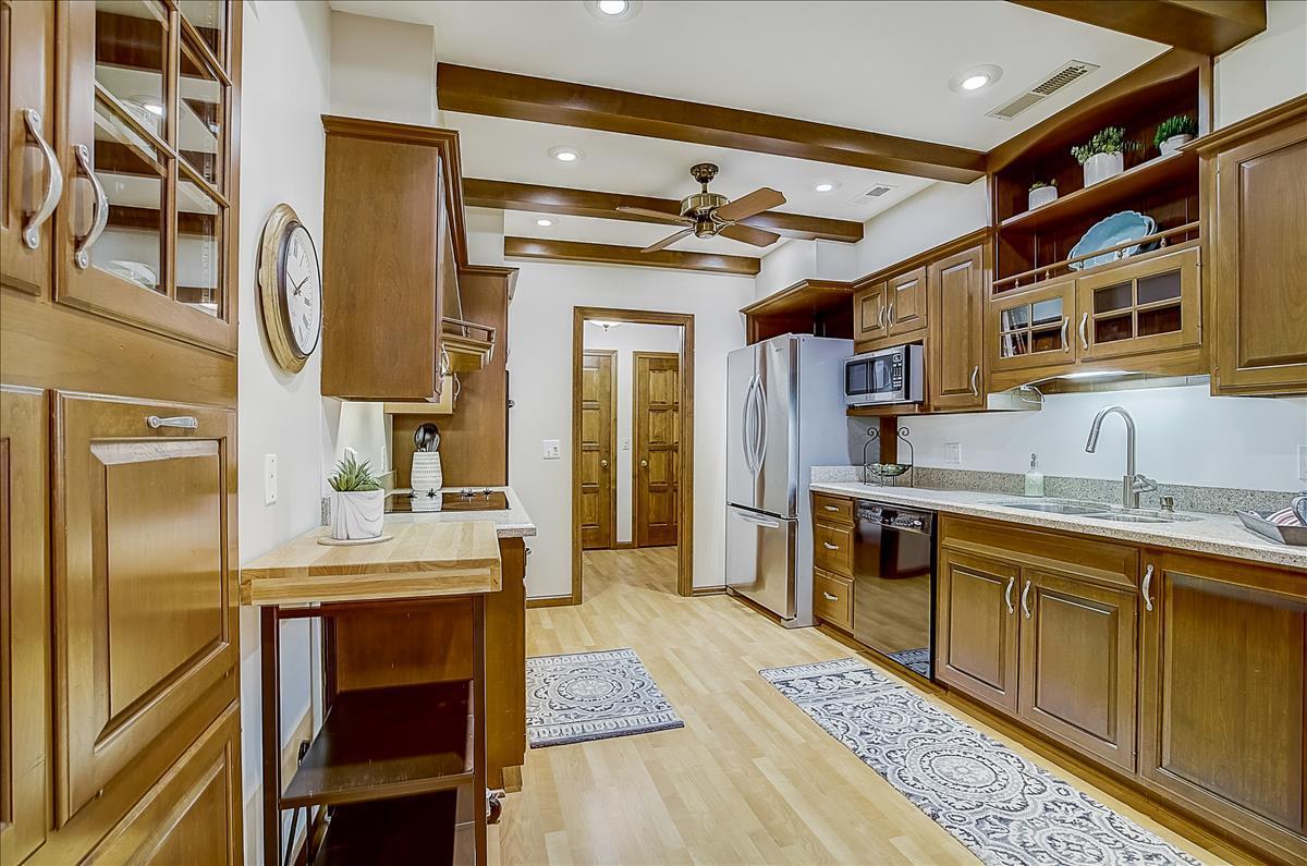 6105 Eden Prairie Road, Unit A23 Edina, MN 55436 - Photo 10 of 23 Gallery Image 10