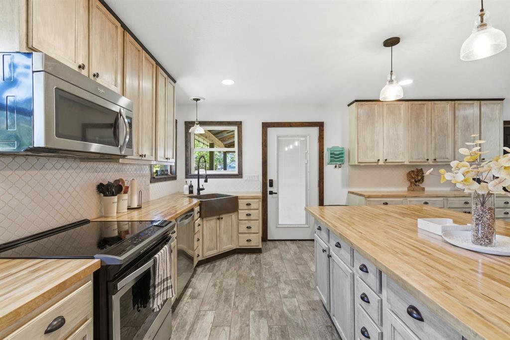 2883 Harwell Lake Road Weatherford, TX 76088 - Photo 9 of 40