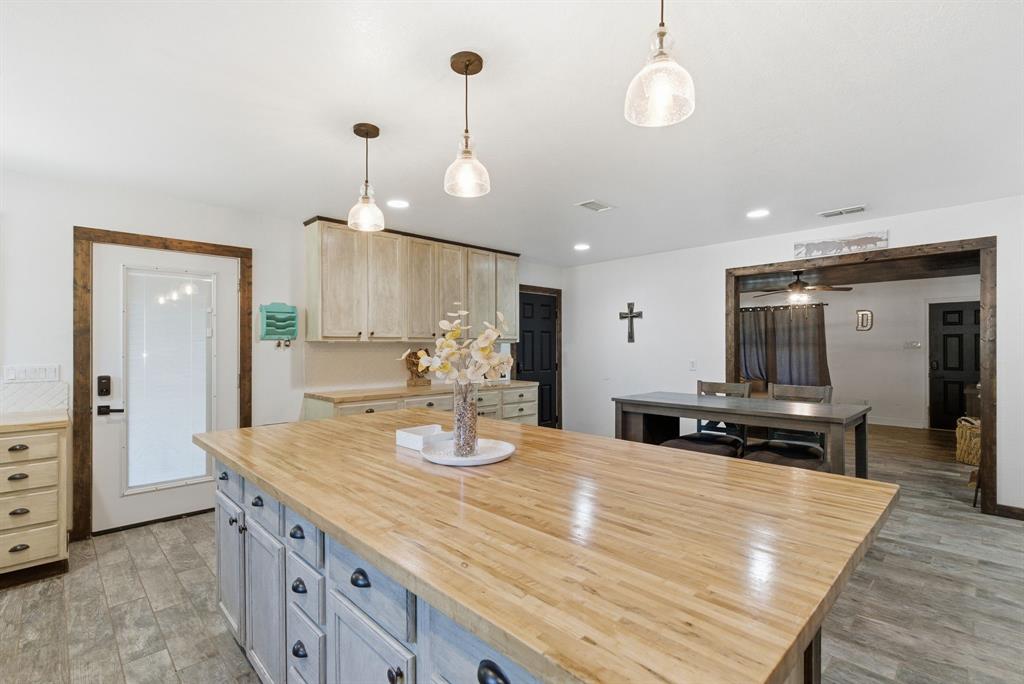 2883 Harwell Lake Road Weatherford, TX 76088 - Photo 10 of 40