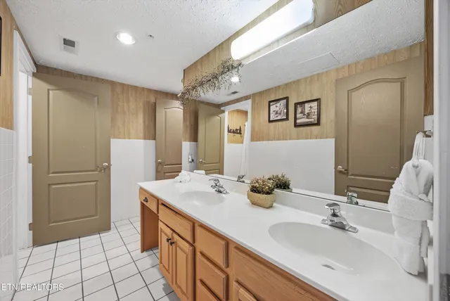 $325,000 | 818 Golf View Boulevard, Unit 1502, Pigeon Forge, TN 37863