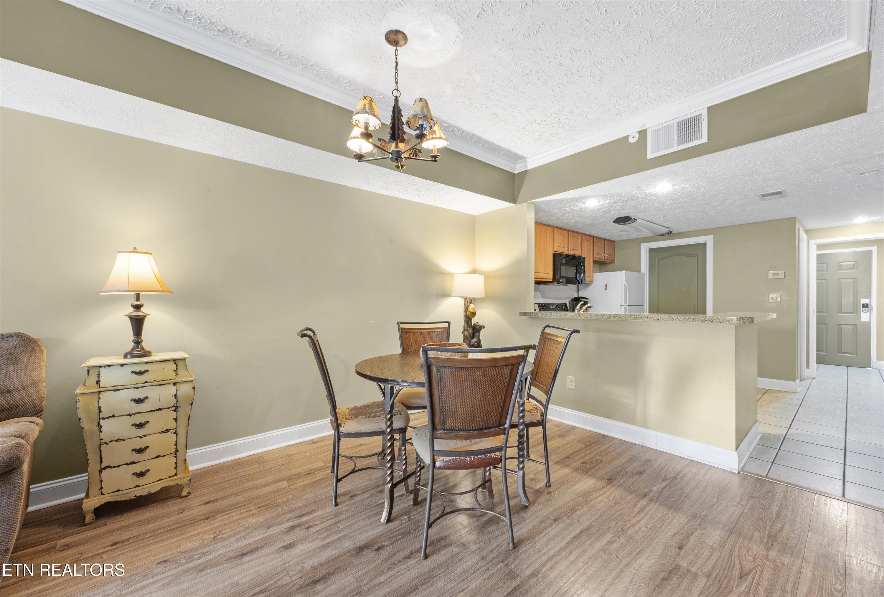 818 Golf View Boulevard, Unit 1502 Pigeon Forge, TN 37863 - Photo 8 of 27 10-818 Golf View Blvd 10