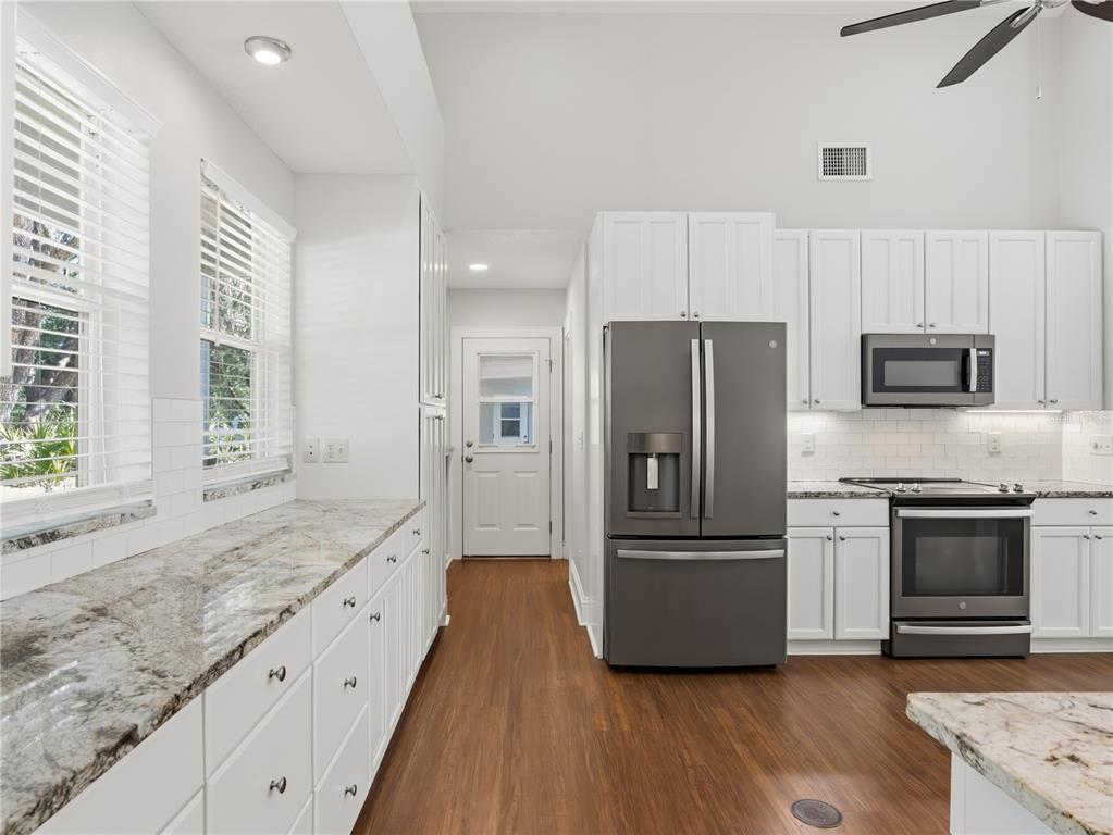 6043 Lake Erie Road Groveland, FL 34736 - Photo 12 of 50 Gallery Image 12