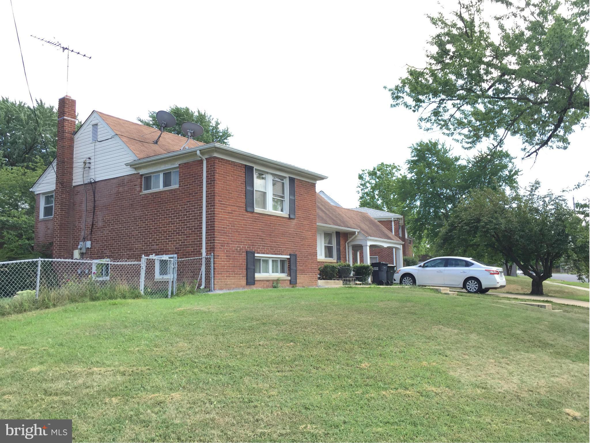 5801 Channing Road Springfield, VA 22150 - Photo 2 of 17 Exterior (Front)