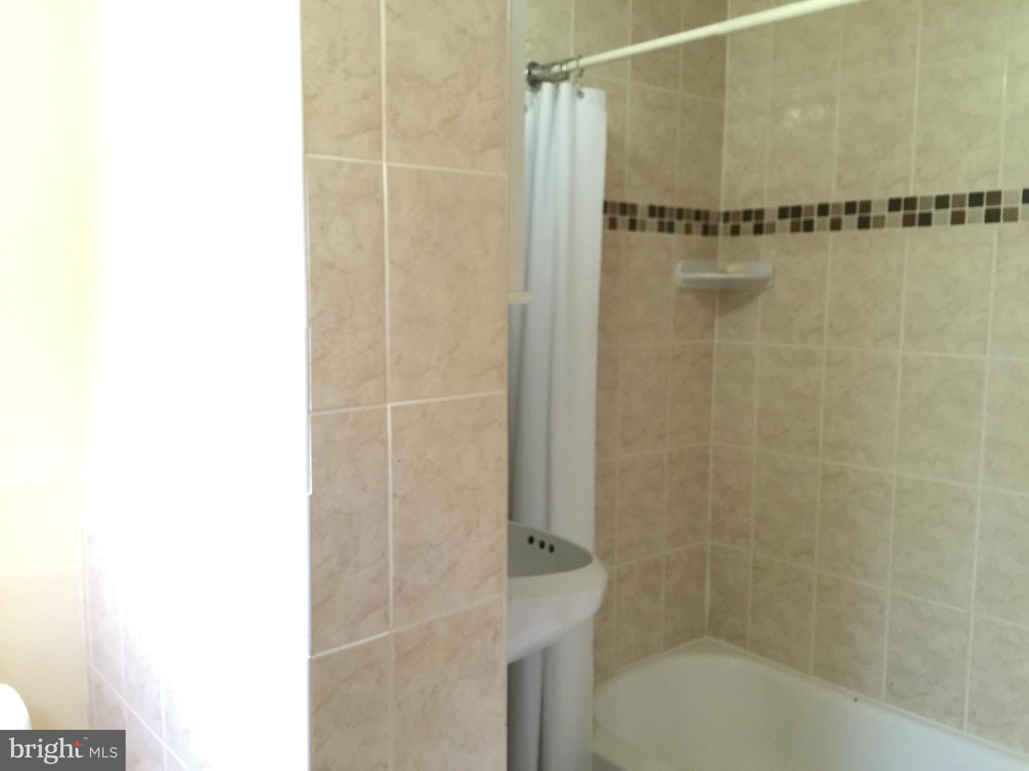 5801 Channing Road Springfield, VA 22150 - Photo 16 of 17 Bath