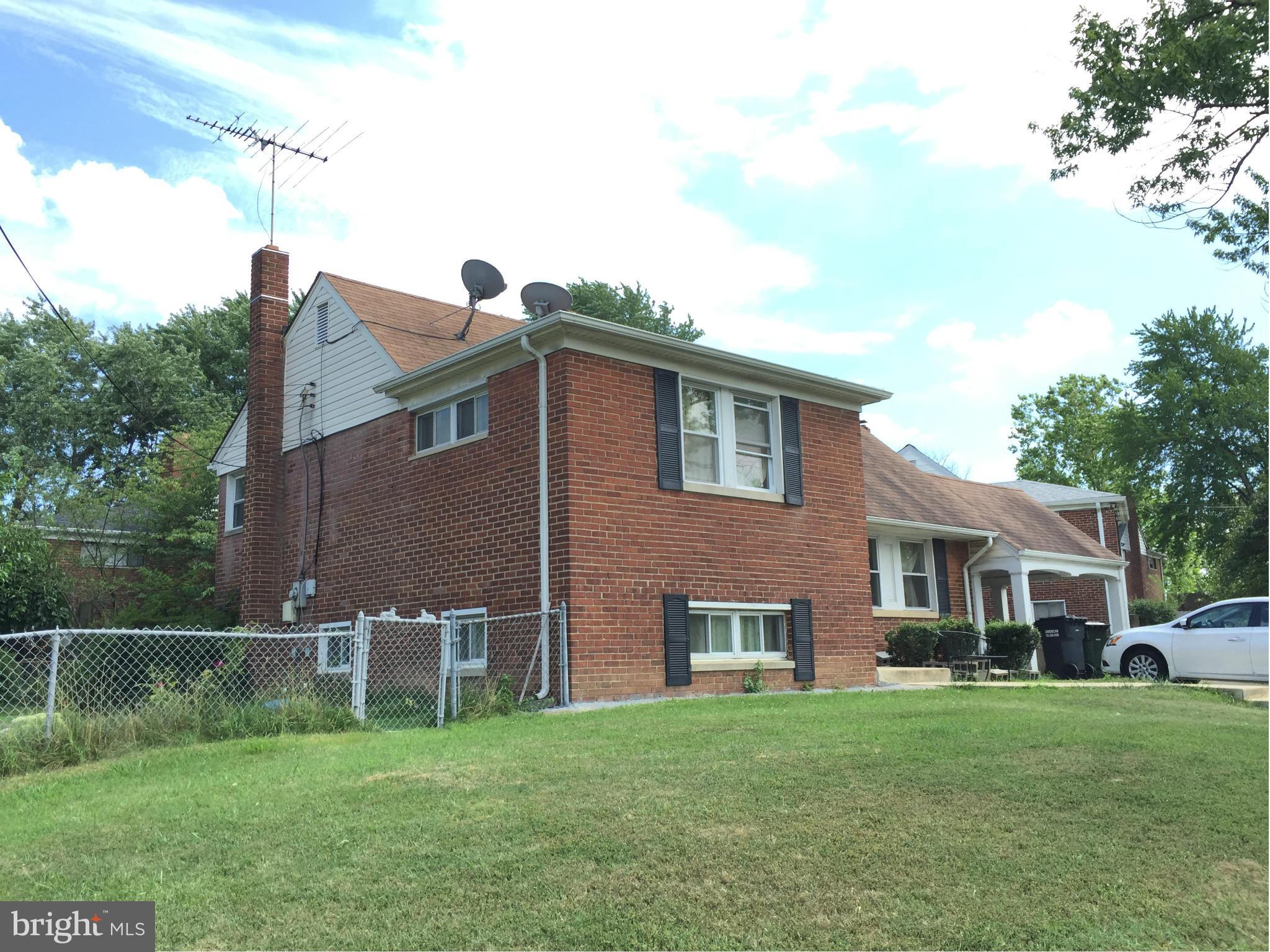 5801 Channing Road Springfield, VA 22150 - Photo 3 of 17 Exterior (Front)