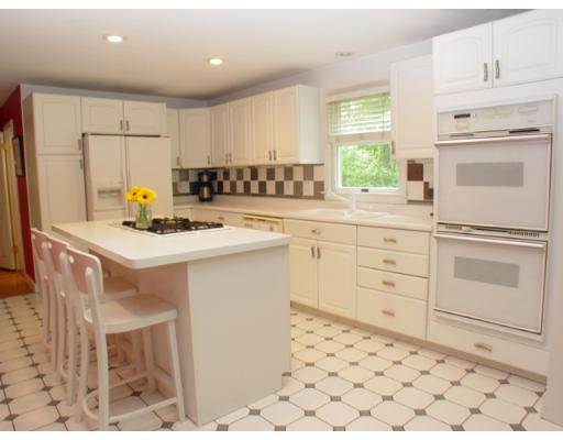 98 Lovejoy Road Andover, MA 01810 - Photo 7 of 22 Gallery Image 7