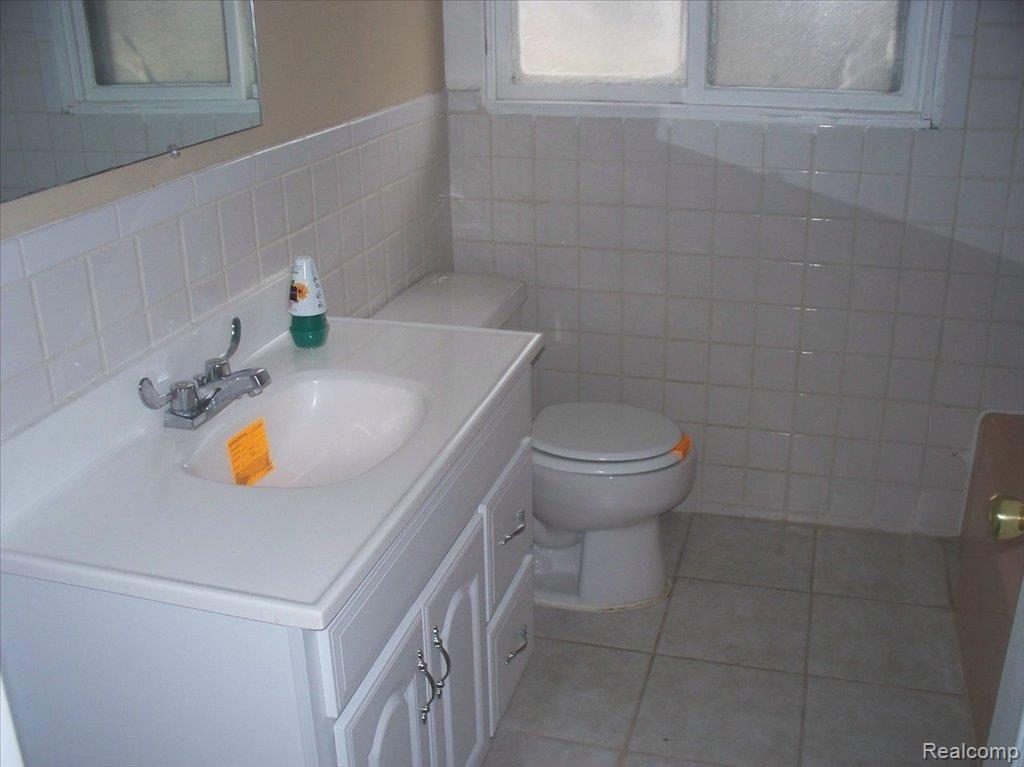 295 Michelson Road Rochester, MI 48307 - Photo 9 of 11 michelsonpelkeyalbion 007