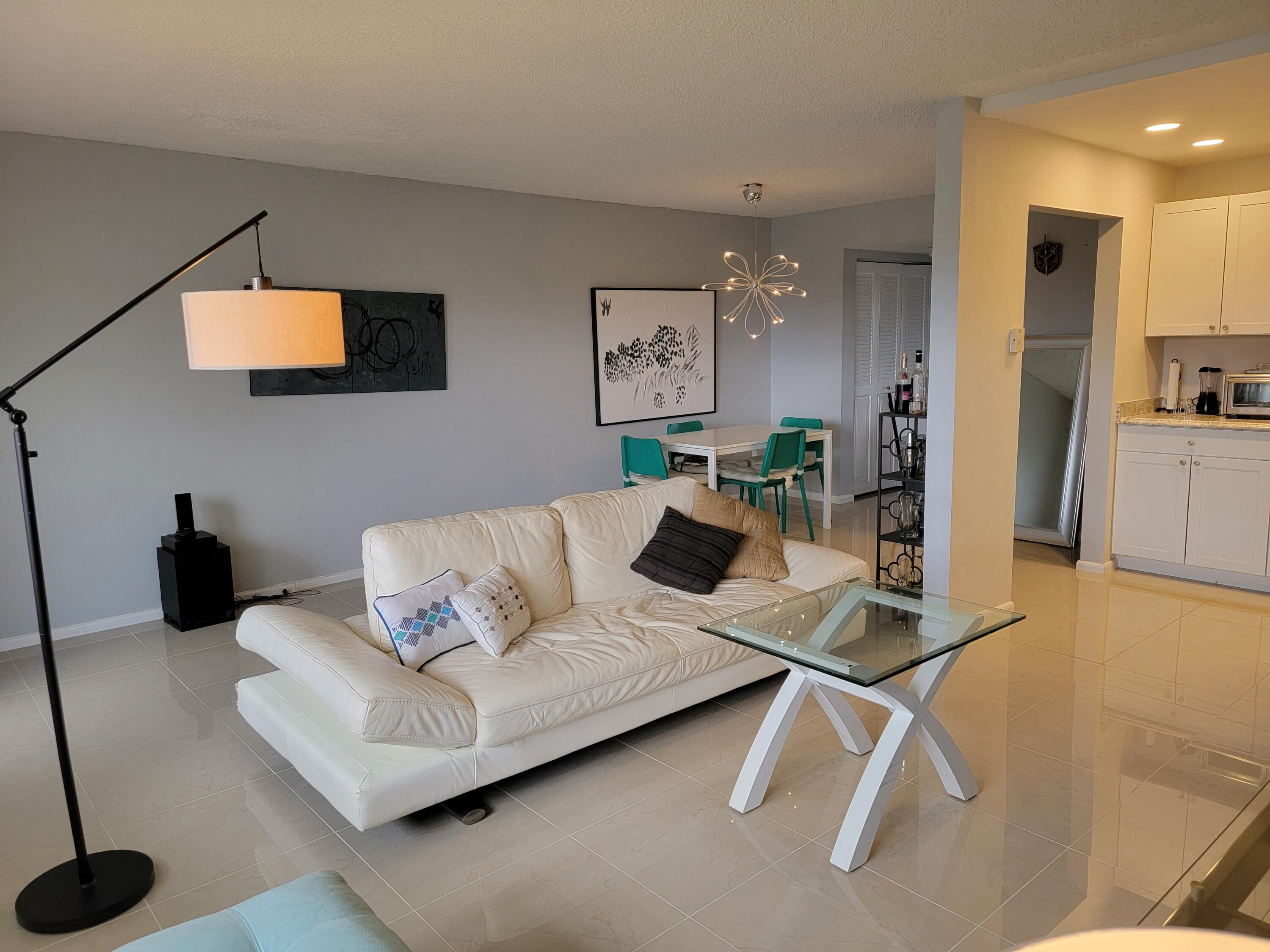 37 Brighton East, Unit A Boca Raton, FL 33434 - Photo 14 of 40 20220219_160530