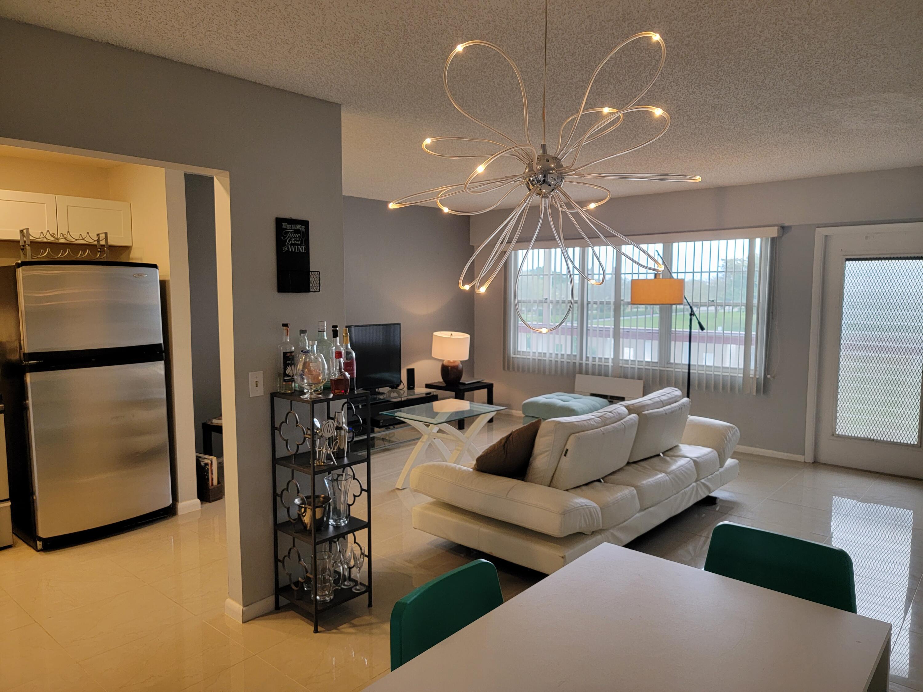 37 Brighton East, Unit A Boca Raton, FL 33434 - Photo 16 of 40 20220219_160551