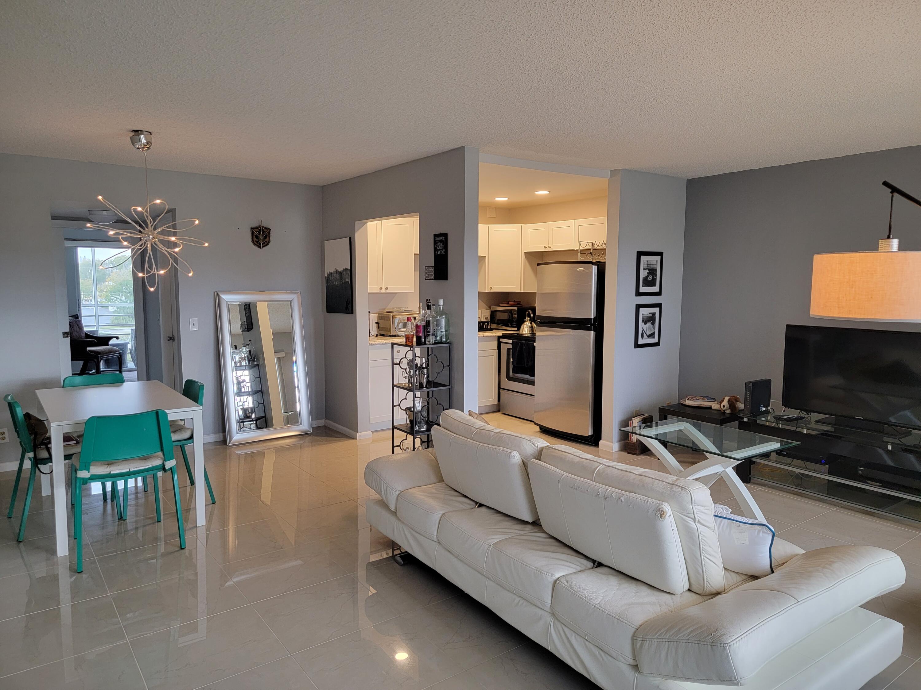 37 Brighton East, Unit A Boca Raton, FL 33434 - Photo 17 of 40 20220219_160610