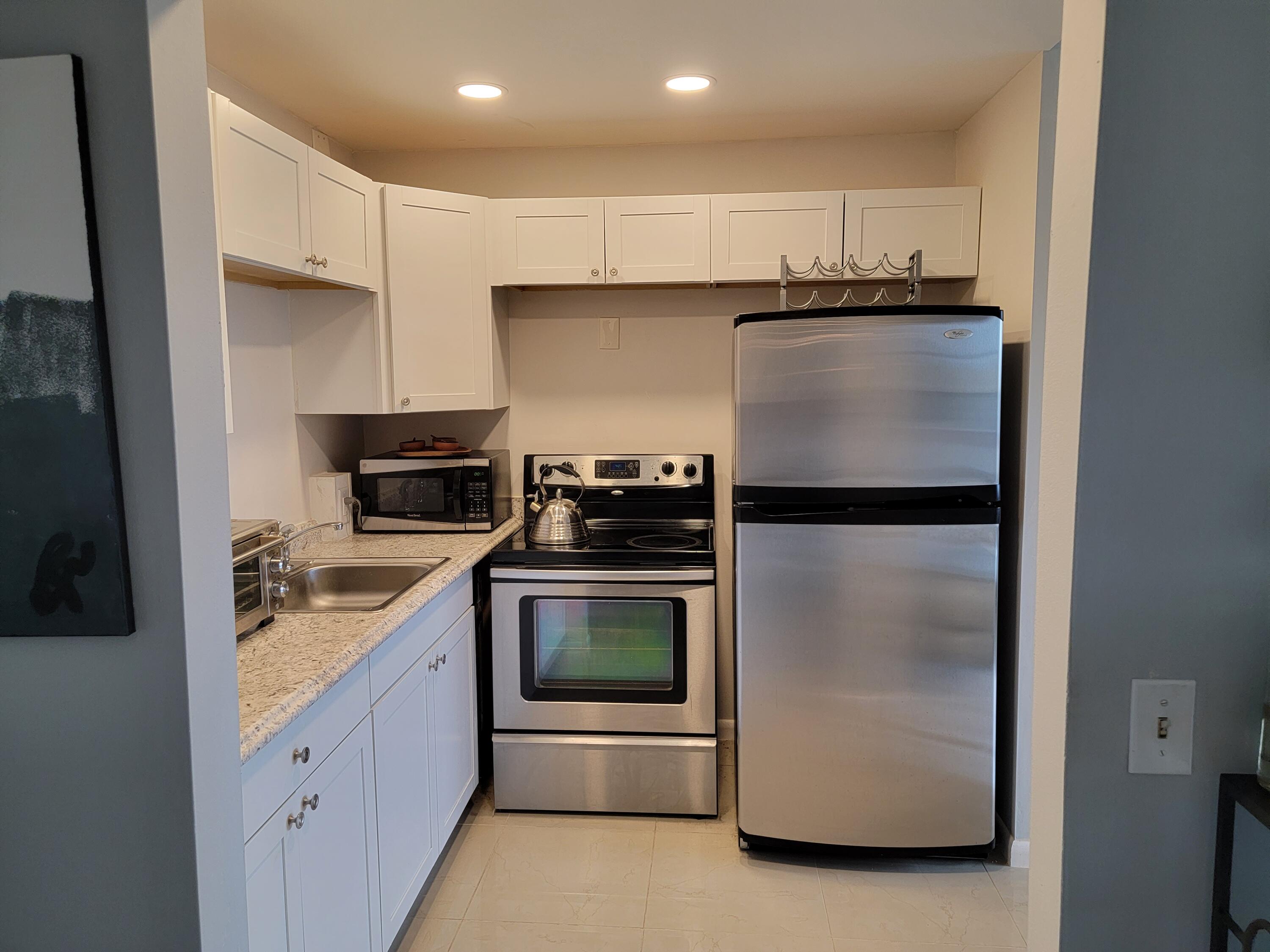37 Brighton East, Unit A Boca Raton, FL 33434 - Photo 21 of 40 20220219_160849