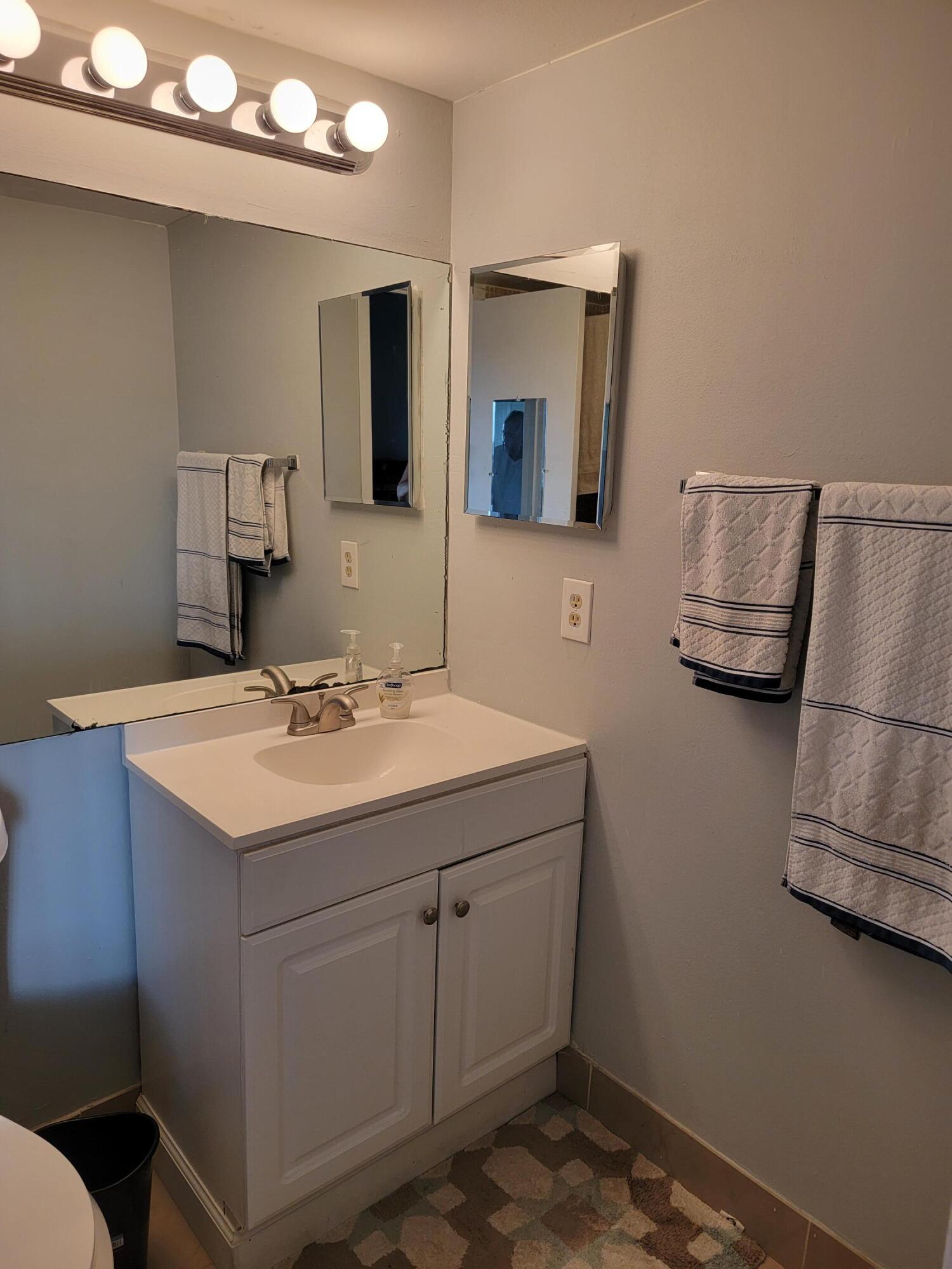 37 Brighton East, Unit A Boca Raton, FL 33434 - Photo 34 of 40 20220219_161213