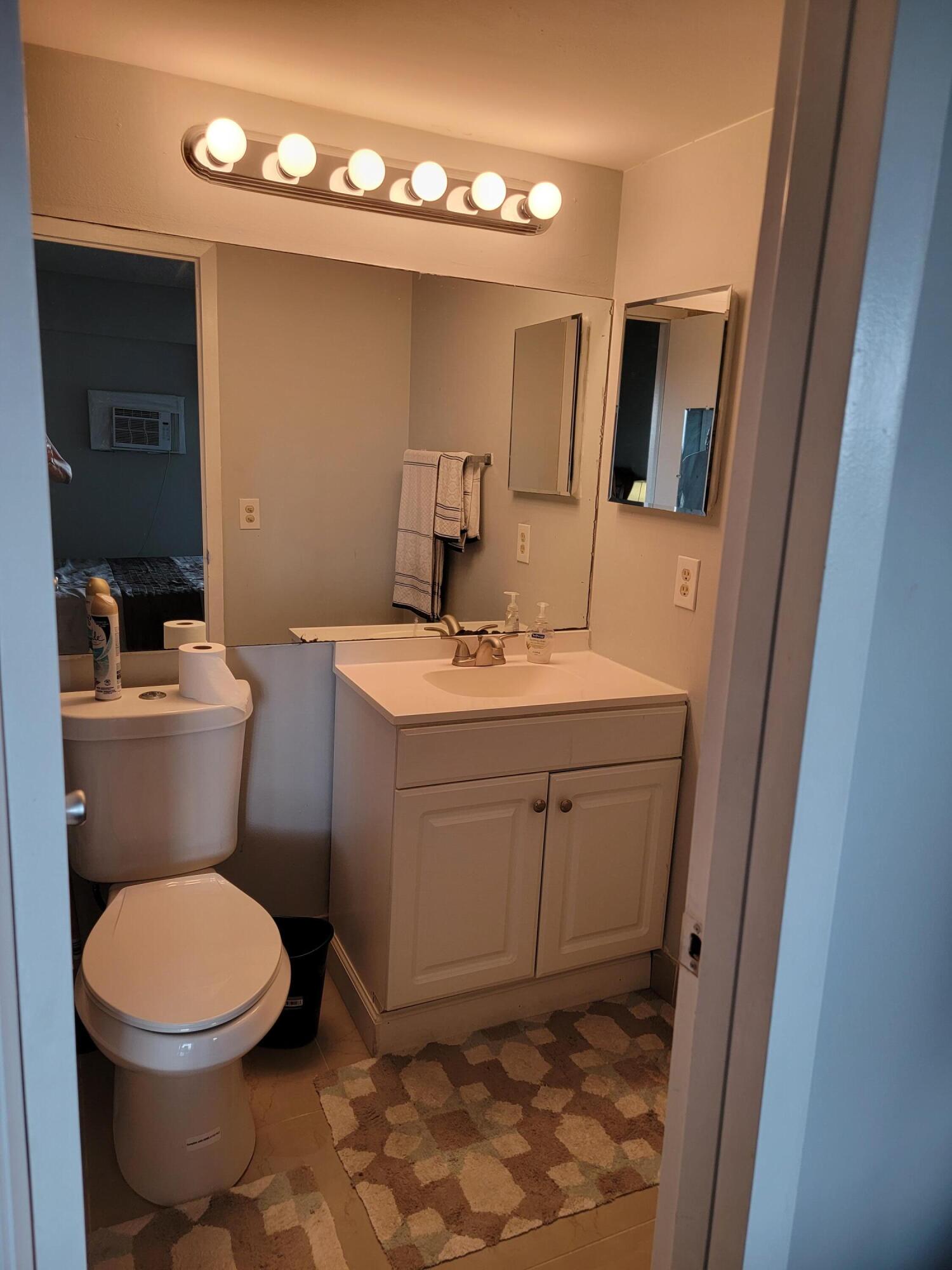 37 Brighton East, Unit A Boca Raton, FL 33434 - Photo 35 of 40 20220219_161208