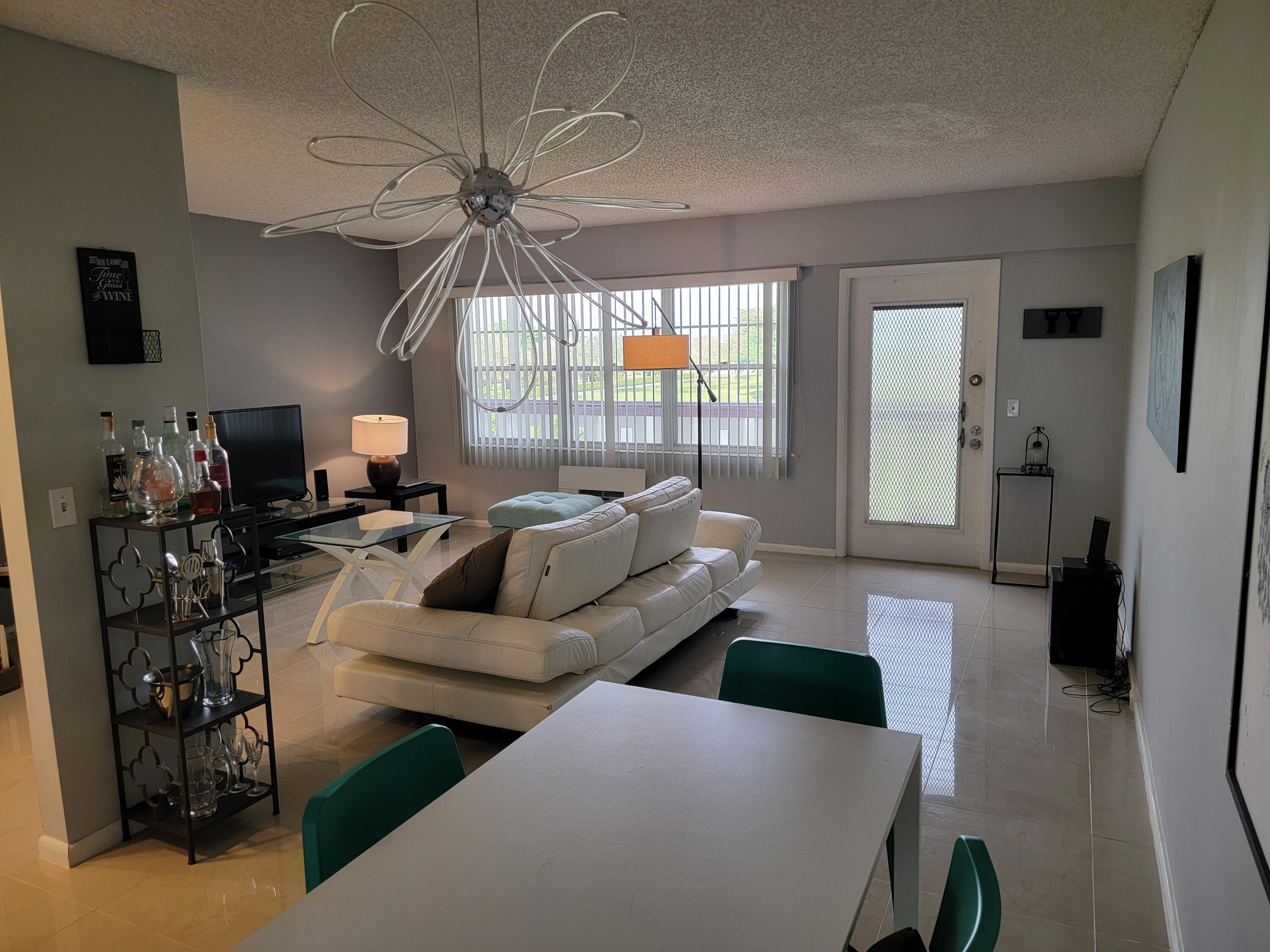 37 Brighton East, Unit A Boca Raton, FL 33434 - Photo 4 of 40 20220219_160357