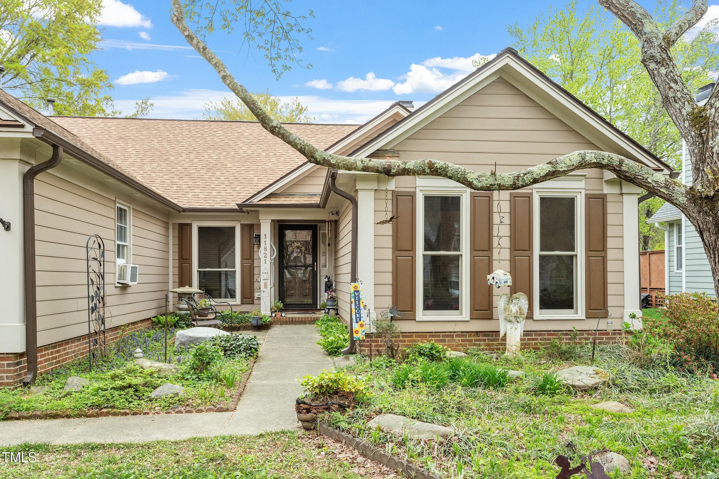 11821 Fairlie Place Raleigh, NC 27613 - Photo 2 of 34 tempImagetvlBmk