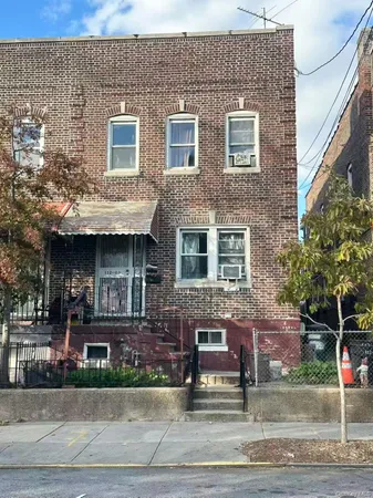 $1,068,000 | 112-03 15th Avenue | College Point