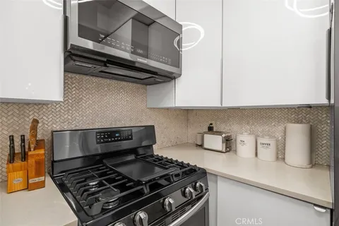 $3,000 | 7110 La Tijera Boulevard, Unit J202, Los Angeles, CA 90045