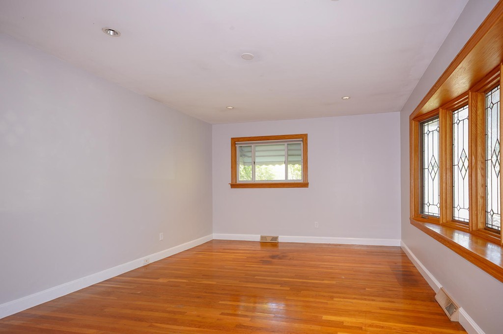 1 Mooney Road Burlington, MA 01803 - Photo 4 of 24 Gallery Image 4