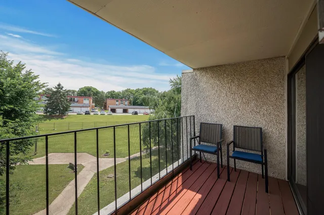 $120,000 | 4130 Rahn Road, Unit 311, Eagan, MN 55122