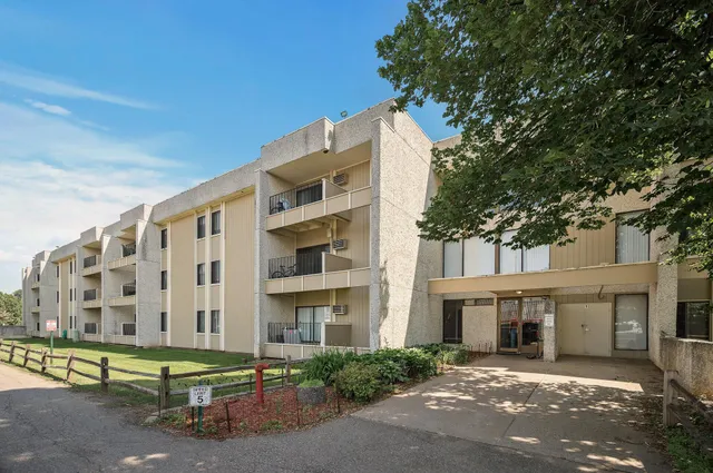 $120,000 | 4130 Rahn Road, Unit 311, Eagan, MN 55122