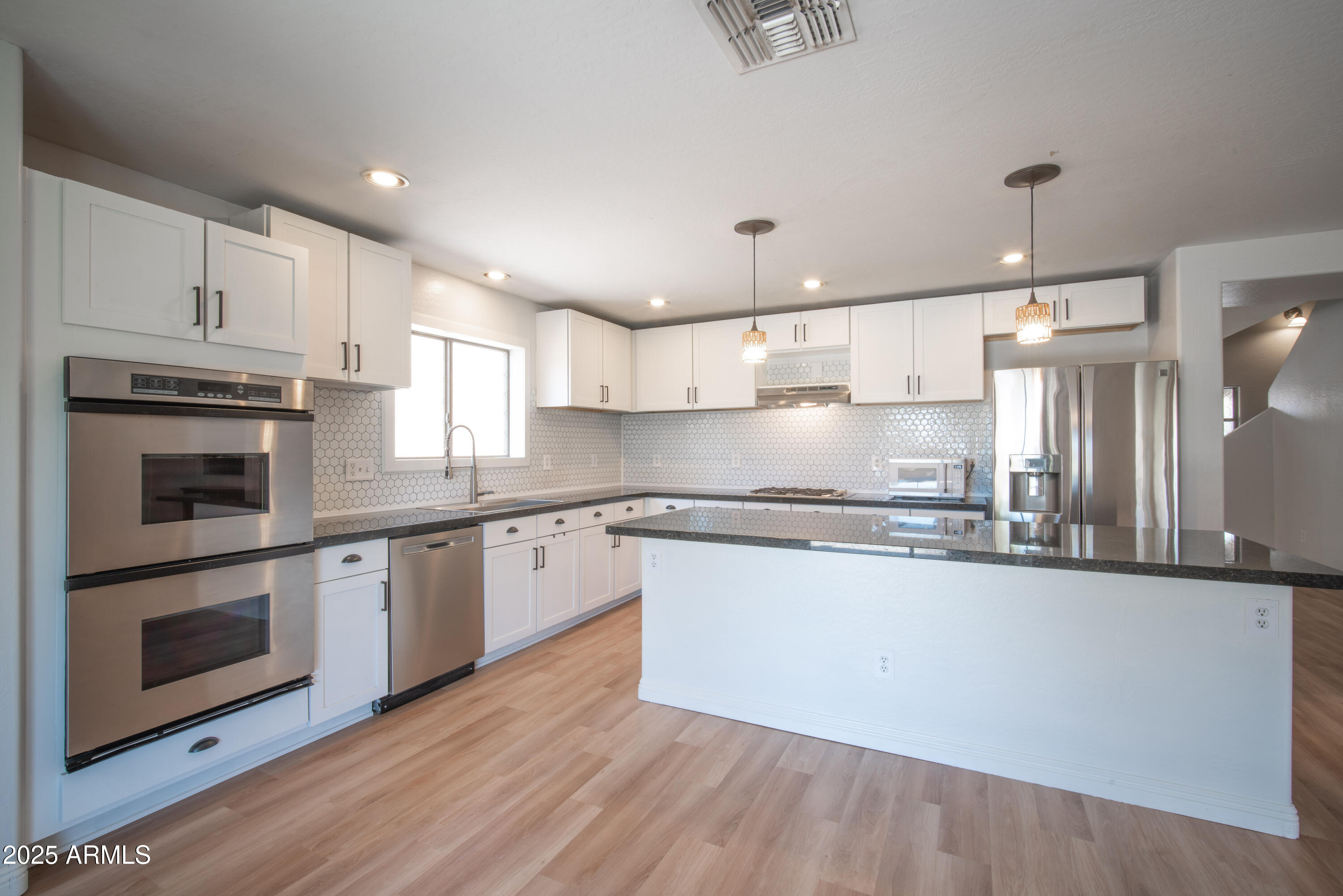 13601 West Hearn Road Surprise, AZ 85379 - Photo 11 of 35 NAC00187