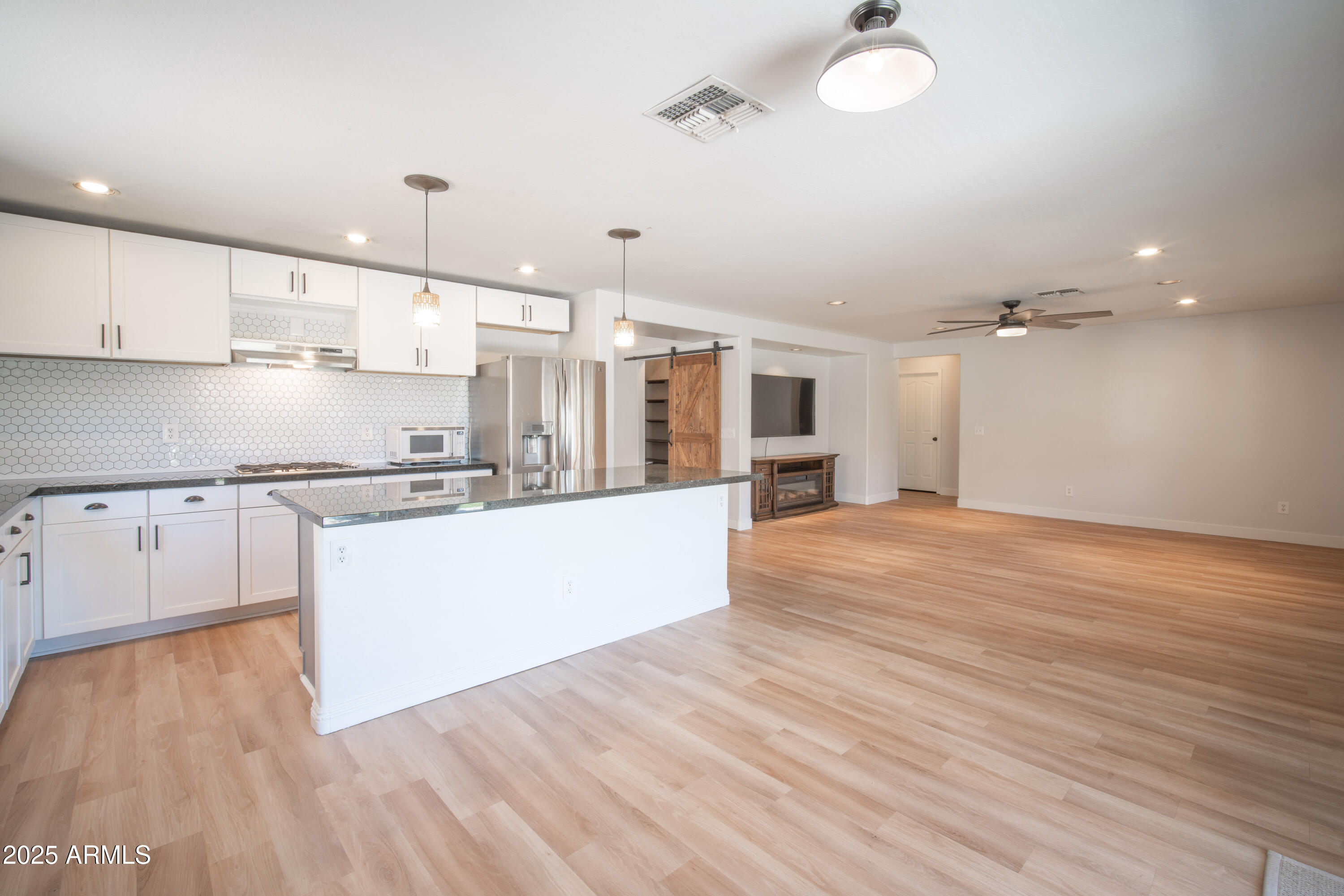 13601 West Hearn Road Surprise, AZ 85379 - Photo 12 of 35 NAC00186