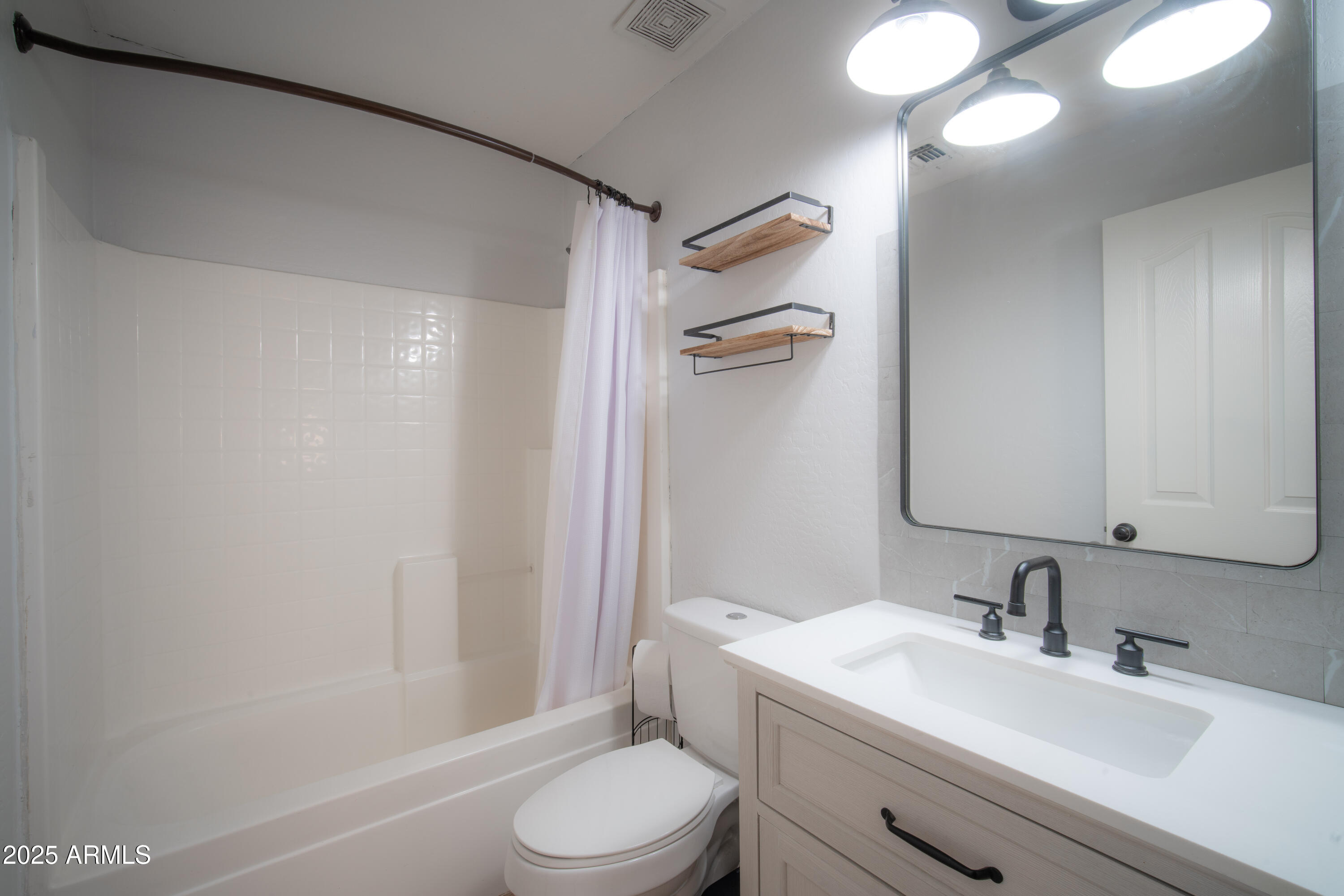 13601 West Hearn Road Surprise, AZ 85379 - Photo 16 of 35 NAC00192