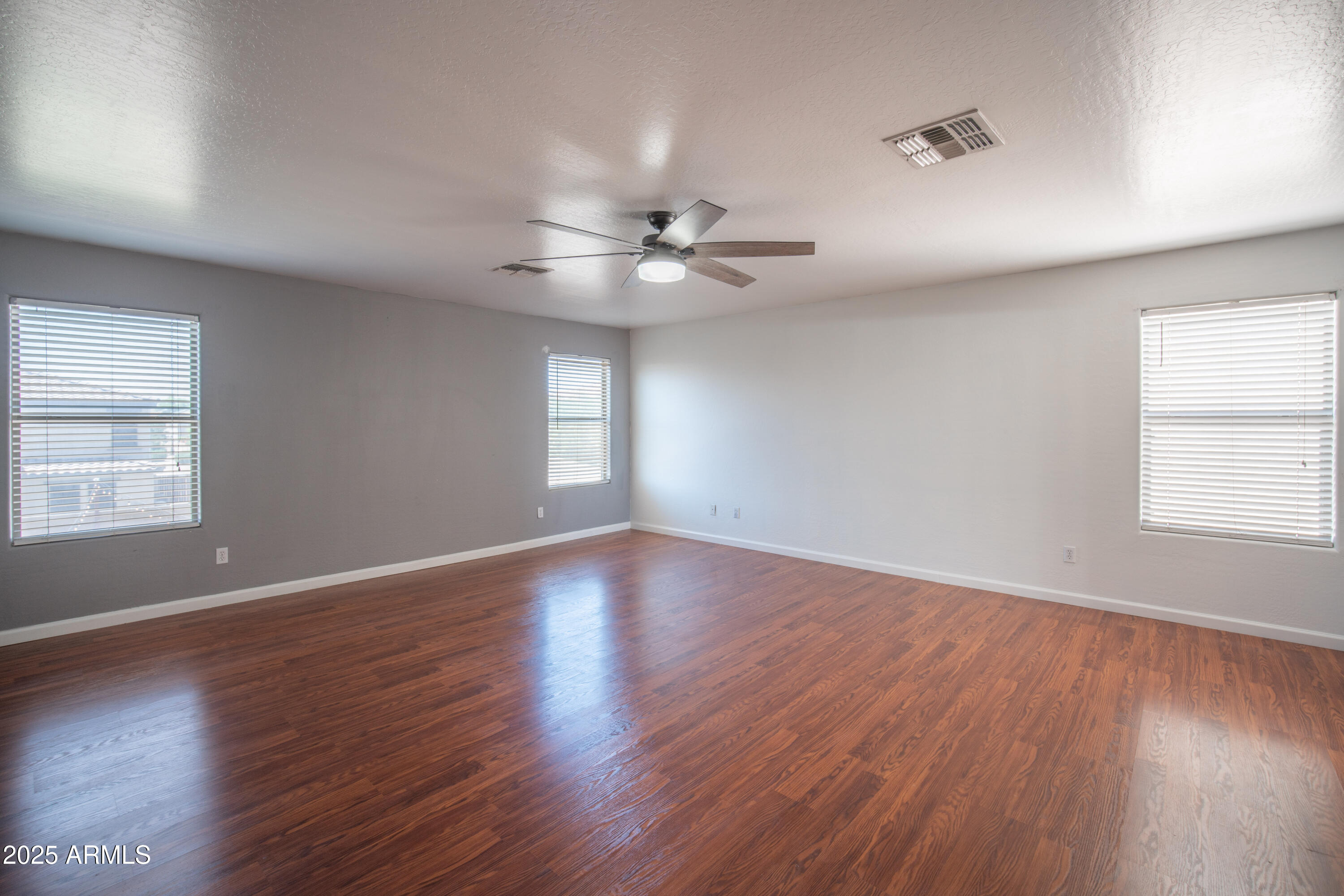 13601 West Hearn Road Surprise, AZ 85379 - Photo 20 of 35 NAC00153