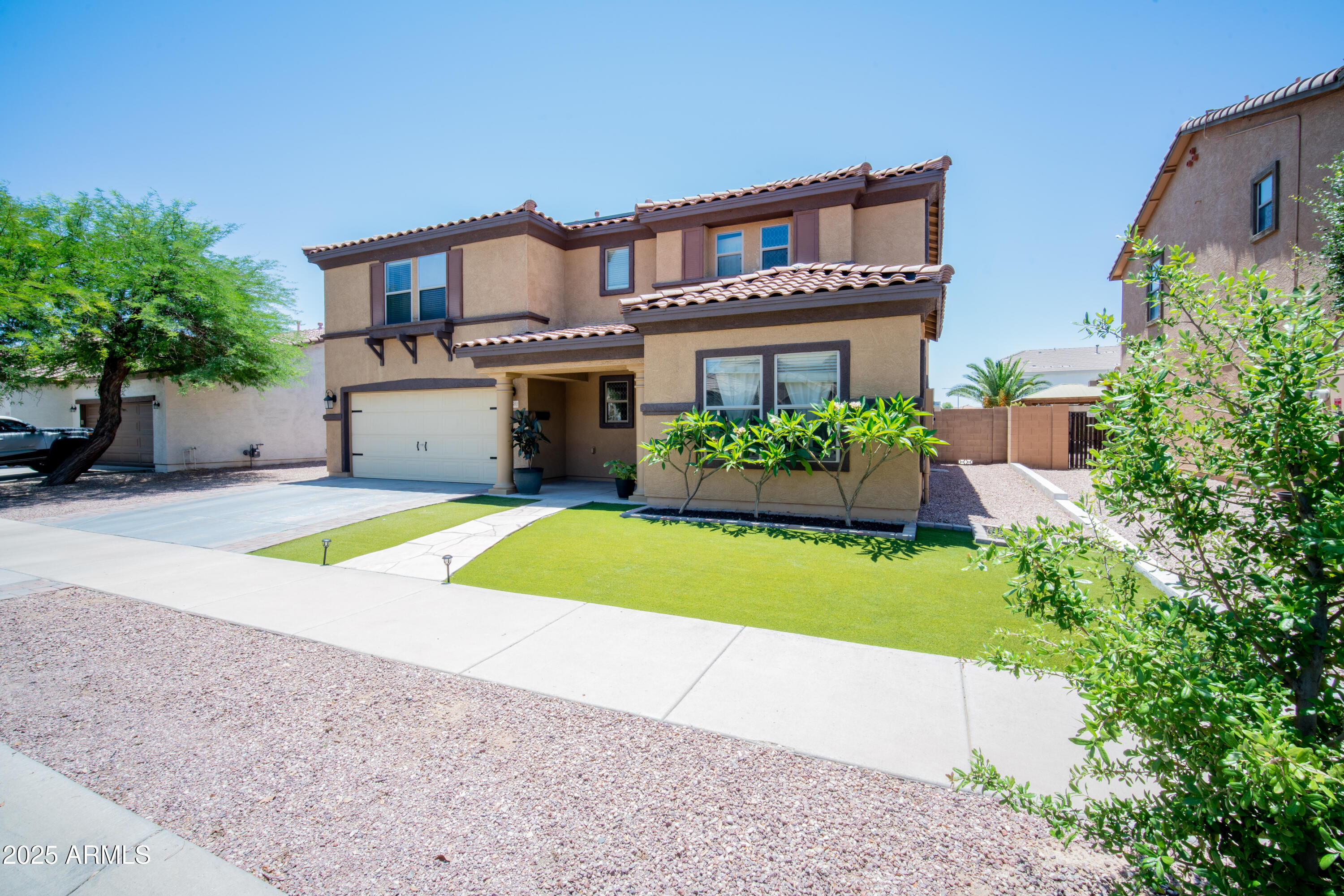 13601 West Hearn Road Surprise, AZ 85379 - Photo 4 of 35 NAC00207